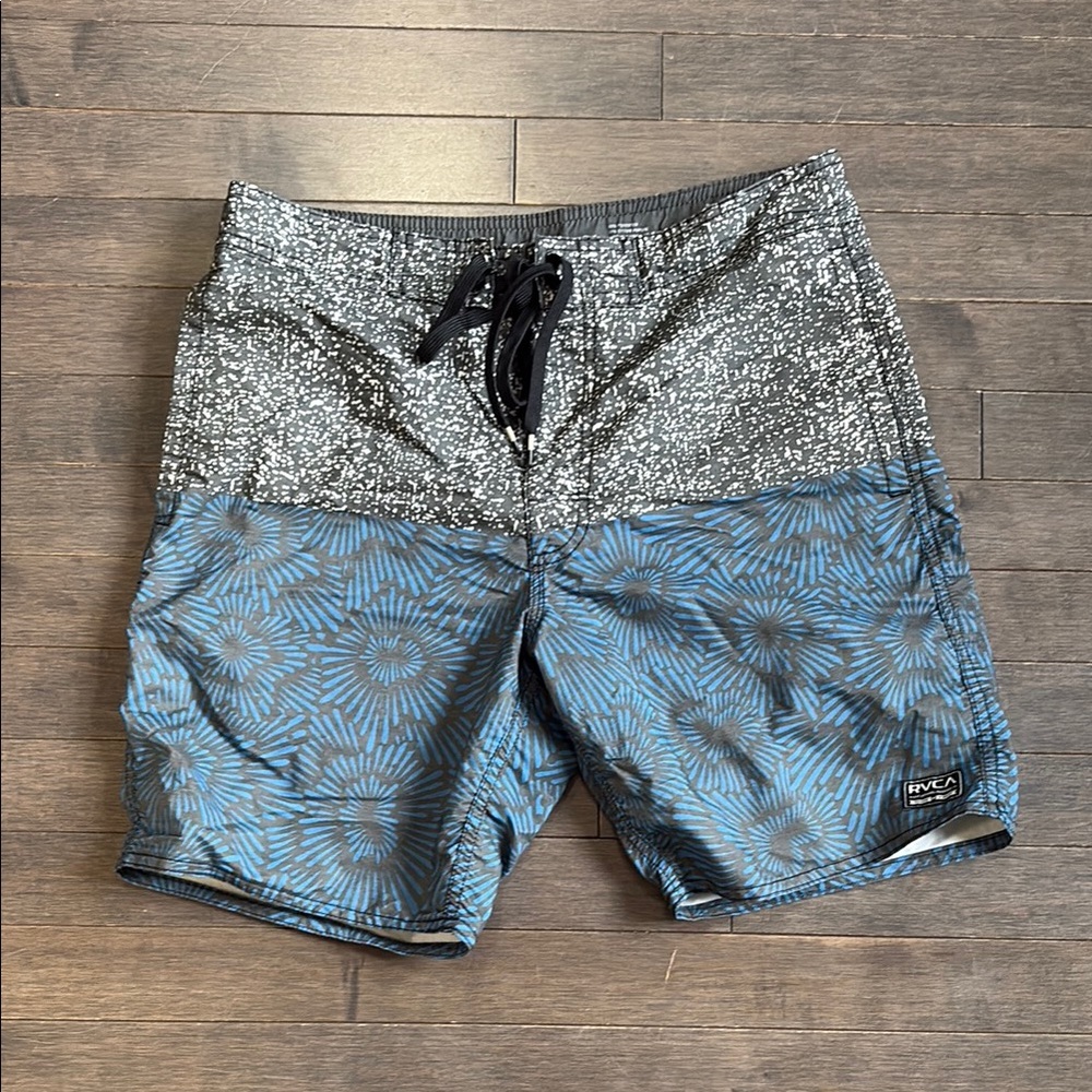 RVCA Men's Blue and Black Patterned Swim Board Shorts Size 31
